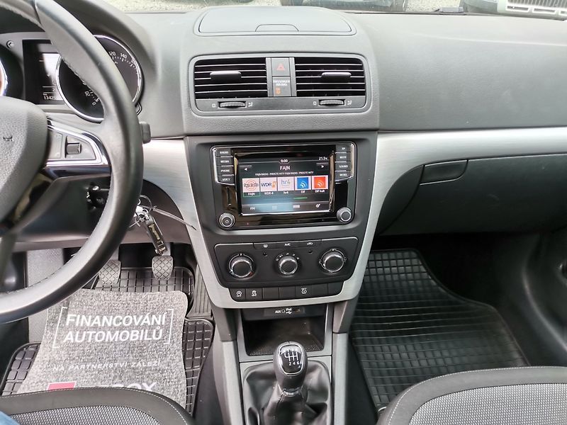 Škoda Yeti (2016) 1.2TSi 81kw Outdoor 1 majitel - fotka 13 z 25