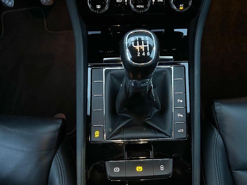 Škoda Superb (2019) 2.0TDI-STYLE-P.KAMERA-TAŽNÉ.Z - fotka 35 z 50