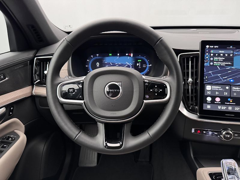 Volvo XC90 T8 AWD RECHARGE BRIGHT PLUS CZ - fotka 3 z 48