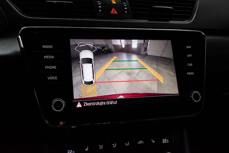 Škoda Superb 2.0 TDI 147kW STYLE*DPH*ČR 1.M - fotka 25 z 44