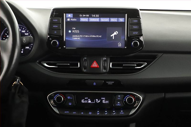 Hyundai i30 (2023) Smart 1.0 T-GDI, ČR,1.maj - fotka 11 z 16