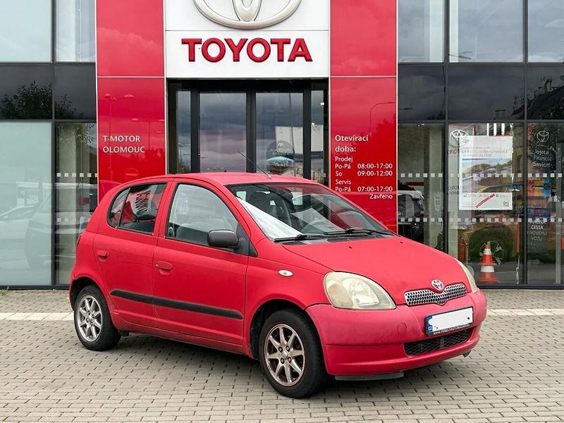 Toyota Yaris 1.0 Terra - fotka 4 z 14