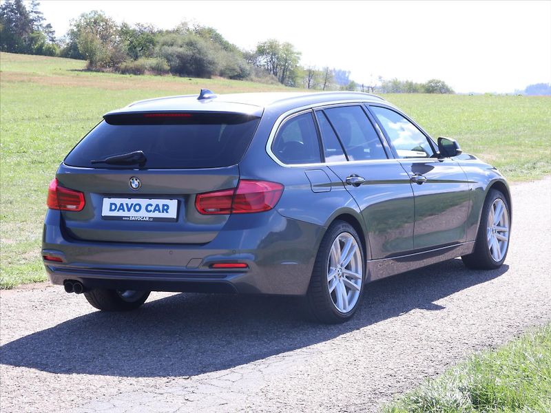 BMW Řada 3 2,0 320d xDrive 140kW Sport - fotka 7 z 32
