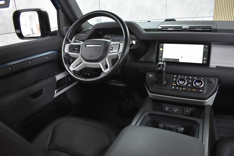Land Rover Defender 110 D300 SE *ZÁRUKA*TAŽNÉ*ČR* - fotka 9 z 55