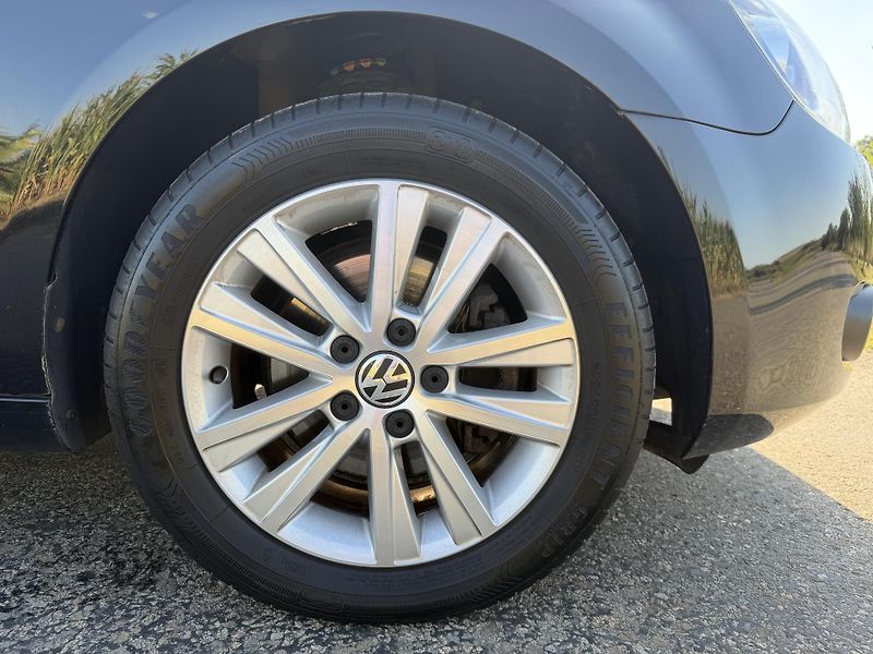 Volkswagen Golf (2011) VI 1,4i16V STYLE 1 MAJITEL - fotka 11 z 66