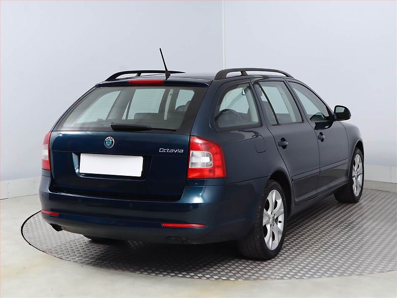 Škoda Octavia (2012) 2.0 TDI, Tempomat - fotka 5 z 16