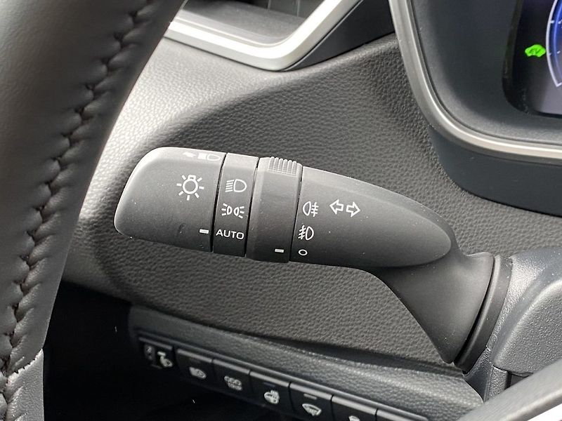 Toyota Corolla 1.8HEV, ČR-1m, Style, DPH - fotka 17 z 32