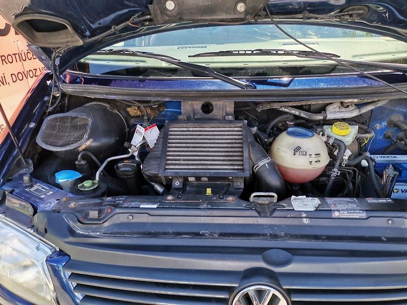 Volkswagen Caravelle (2003) 2.5TDi 75kw 8míst Long AC TZ - fotka 20 z 27