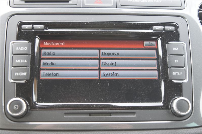 Volkswagen Tiguan 2,0 TDi 81KW R-LINE - fotka 42 z 51