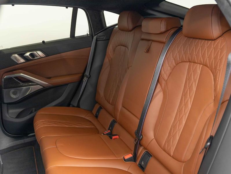 BMW X6 M60i - fotka 21 z 22