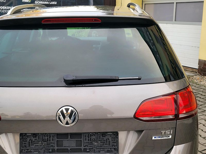 Volkswagen Golf 1,2 TSi LOUNGE 81kW *SERVIS* - fotka 44 z 45