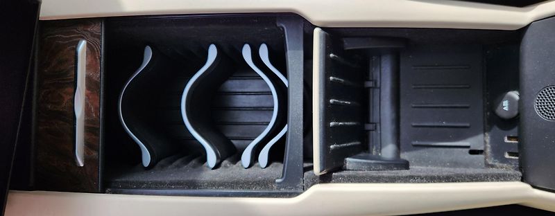 Tesla Model X (2018) 5 MÍST-AWD-KOLA-20-SOH-87,3 - fotka 40 z 58