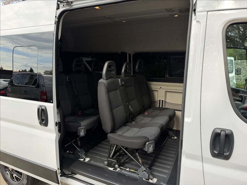 Fiat Ducato 2.3 L3H2 9 Míst - fotka 14 z 17