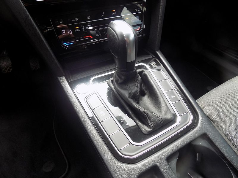 Volkswagen Passat 2,0 TDI DSG SUPERSTAV!!! - fotka 33 z 41