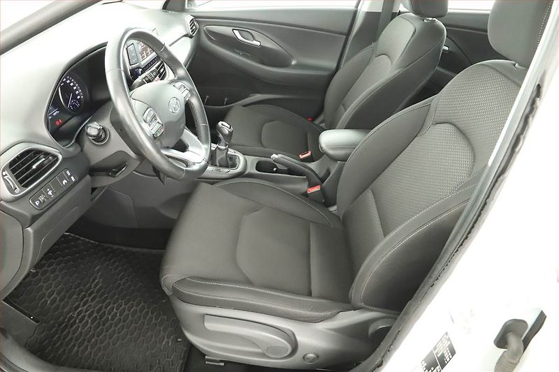 Hyundai i30 (2019) 1.6 CRDi, Tempomat - fotka 7 z 13
