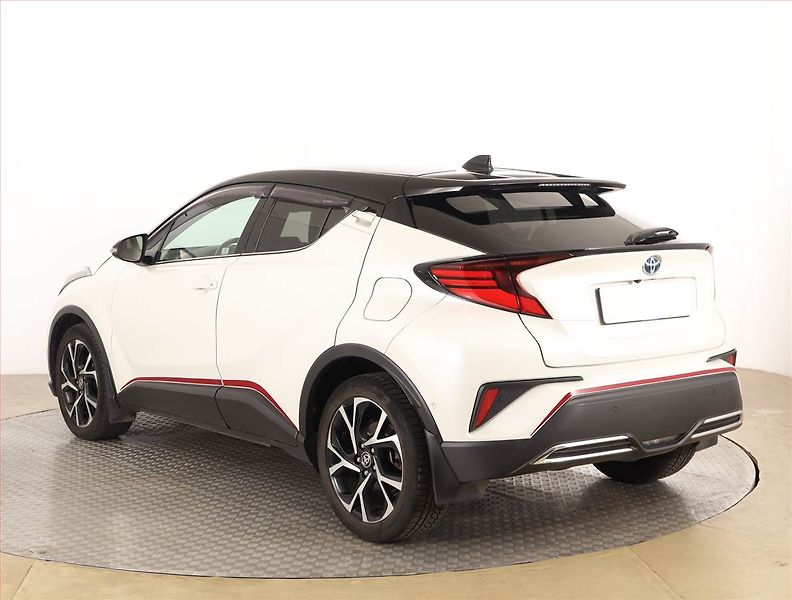 Toyota C-HR (2020) Selection 2.0 Hybrid - fotka 4 z 20