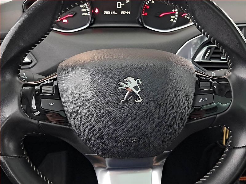 Peugeot 308 (2015) 2.0 HDI, Automat, Navi - fotka 18 z 21