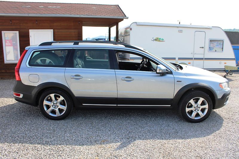 Volvo XC70 (2010) REZERVACE - fotka 8 z 16