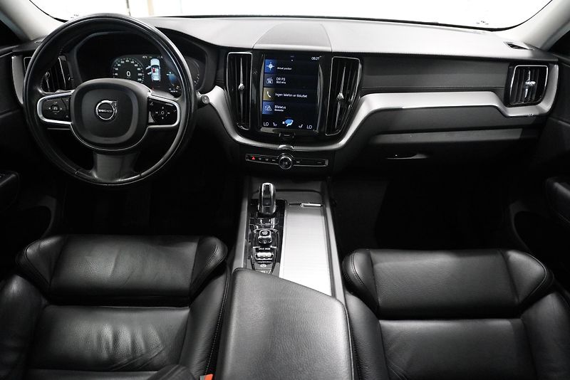 Volvo XC60  2,0 T8 TWIN ENGINE 4WD AUT. - fotka 20 z 33