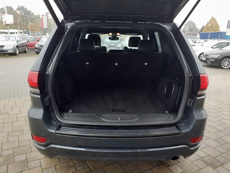 Jeep Grand Cherokee (2018) 3.6 L V6 4x4 - fotka 27 z 40
