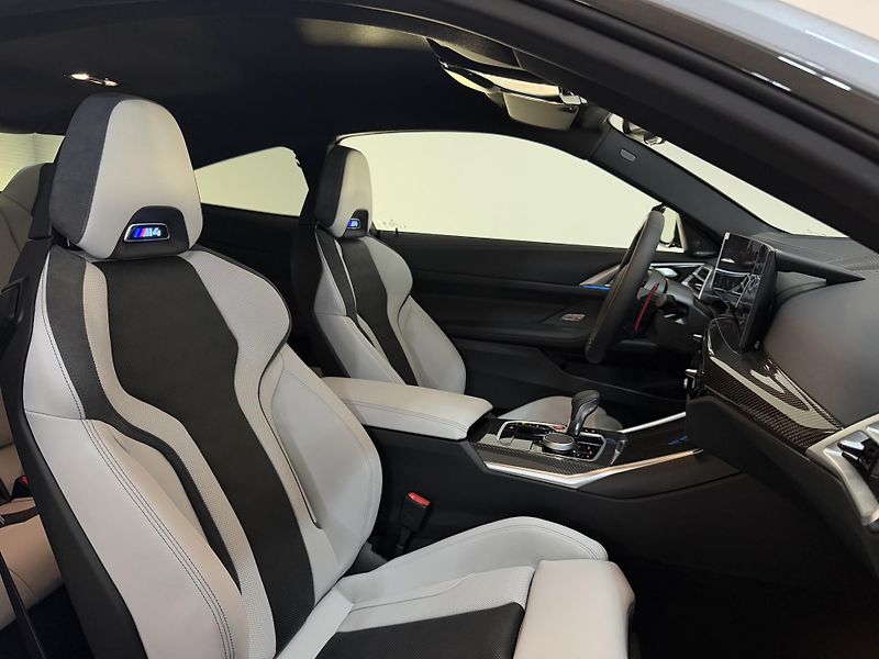 BMW M4 Competition xDrive FCL Indiv. - fotka 46 z 48