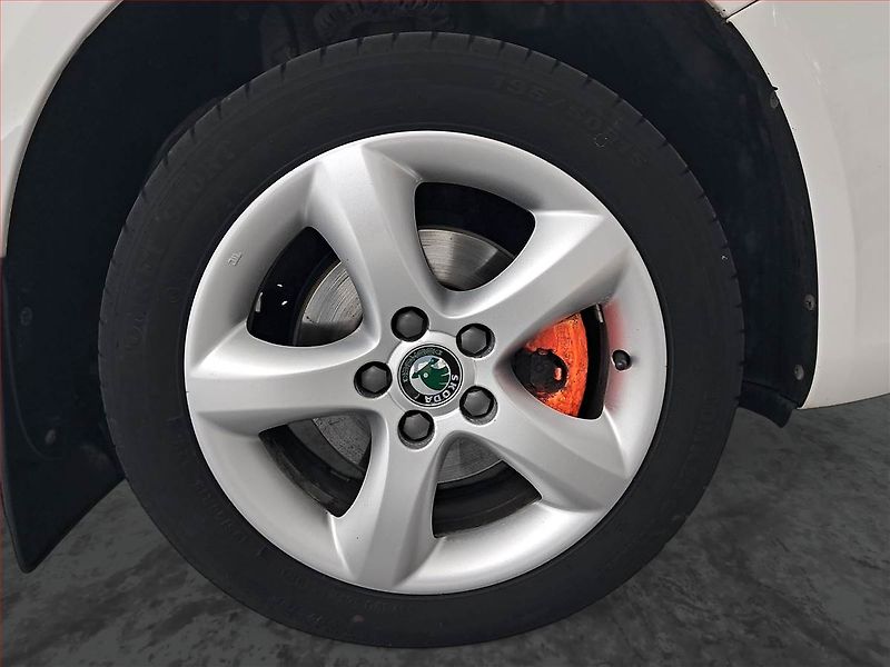 Škoda Fabia (2011) Ambition 1.2 TSI, Serv.kniha - fotka 14 z 15