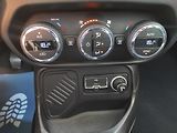 Jeep Renegade 1.4MultiAir, Limited, Tempomat - náhled 19