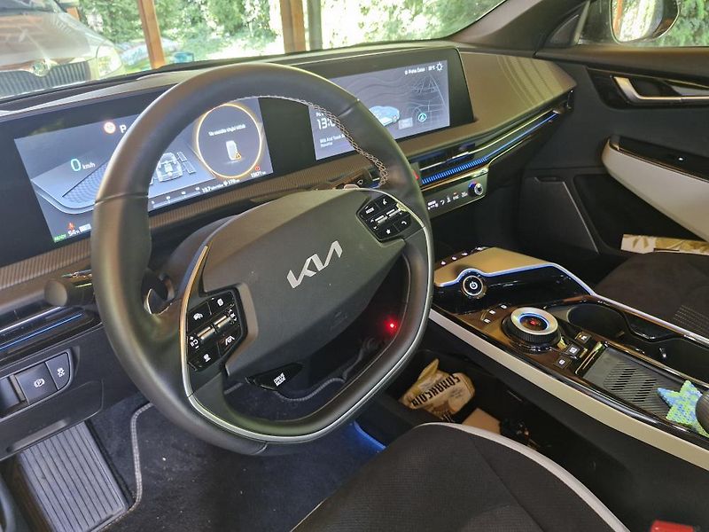 Kia EV6 (2023) plná výbava, nevyužité - fotka 4 z 7