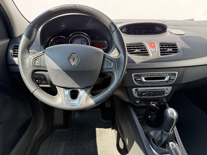Renault Fluence (2015) 1.6 16V 82 kW Limited - fotka 5 z 20