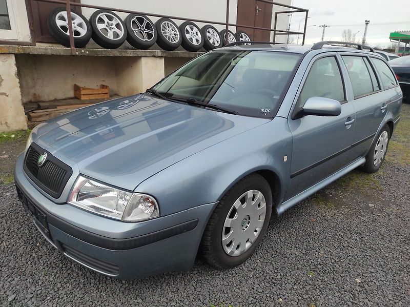 Škoda Octavia 2.0 Ambiente Combi - fotka 1 z 17