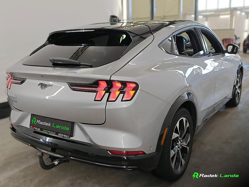 Ford Mustang Mach-E (2021) AWD 76 kWh | SOH 94 %, 4×4 - fotka 4 z 9