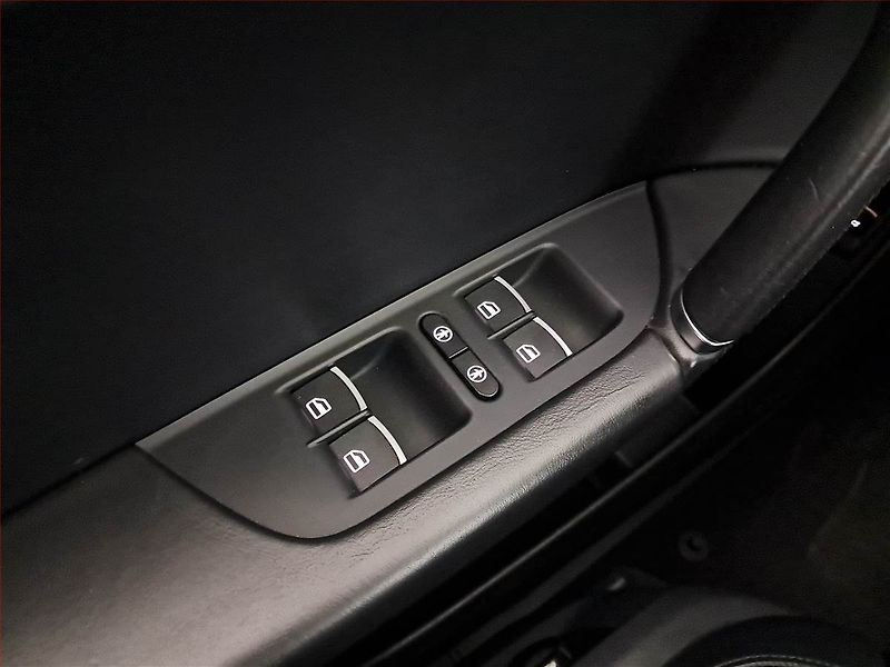 Volkswagen Touareg (2014) 3.0 TDI, 4X4, Automat - fotka 25 z 25