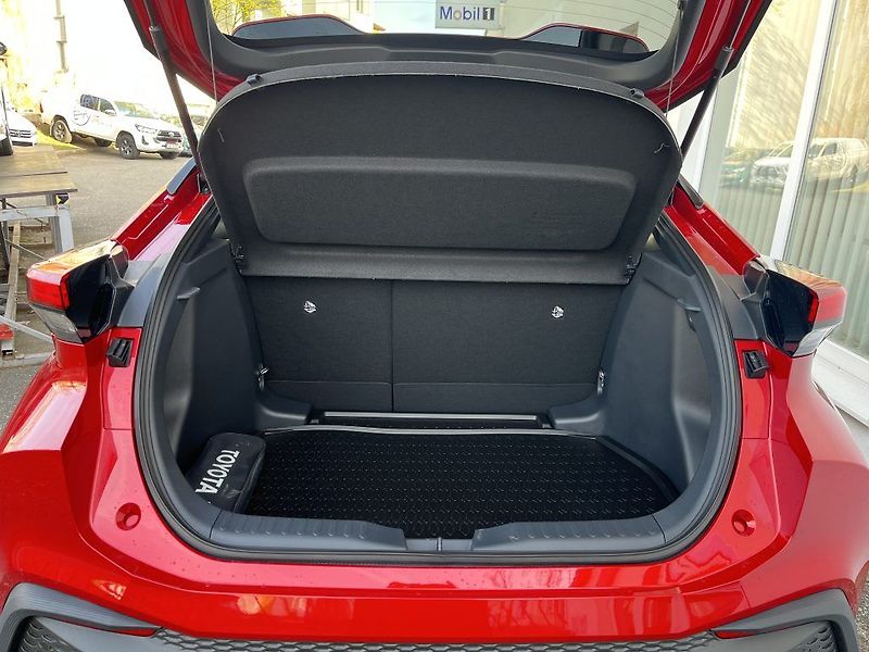 Toyota C-HR 1,8 HEV Style - fotka 7 z 27