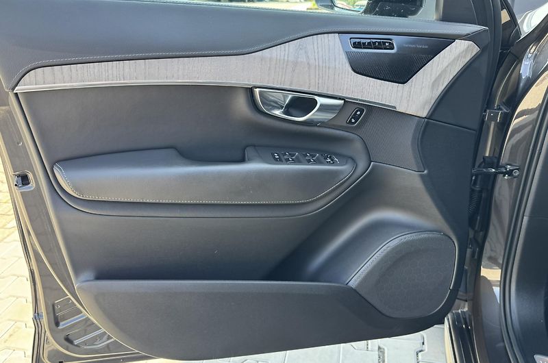 Volvo XC90 B5 (nafta) AWD VENTILACE +kola - fotka 10 z 50