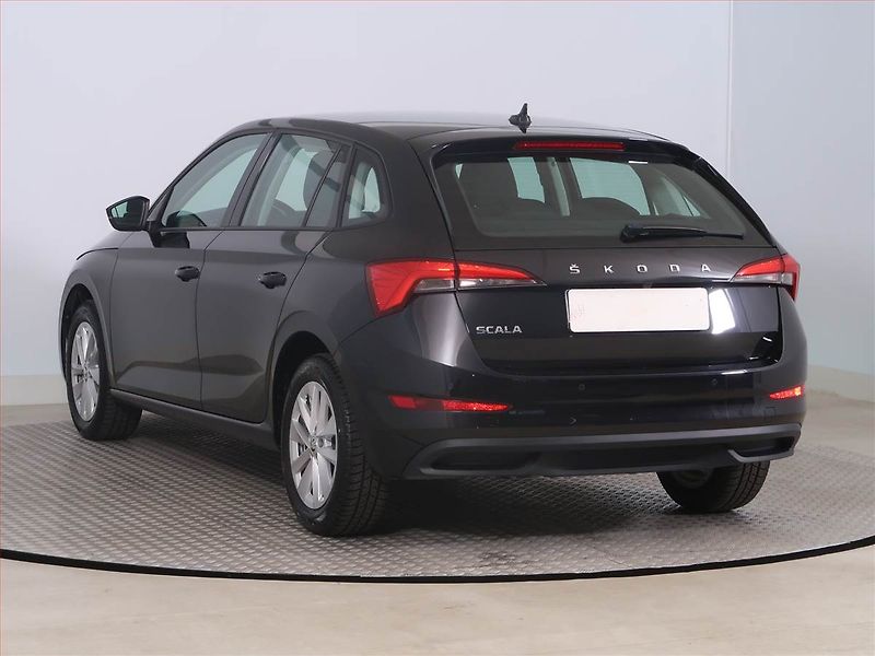 Škoda Scala (2024) Fresh 1.5 TSI, ČR,1.maj - fotka 4 z 24