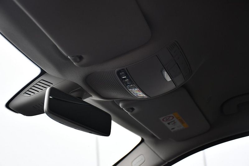 Mercedes-Benz Třídy C 200d PRAV. SERVIS MB 2xPNEU - fotka 47 z 55