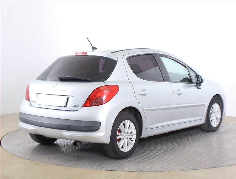 Peugeot 207 (2006) 1.4 HDI, po STK, jezdí výborně - fotka 5 z 15