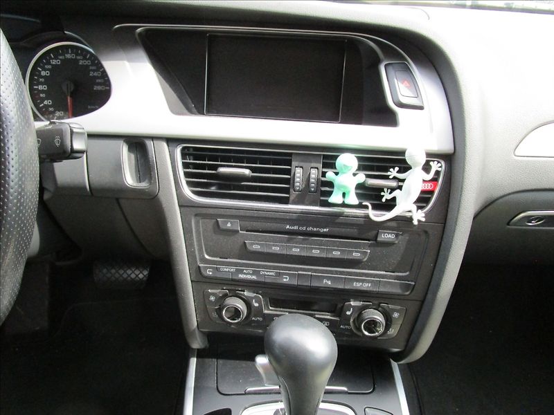 Audi A4 3.0FSi V6 Quattro S-Line - fotka 10 z 49