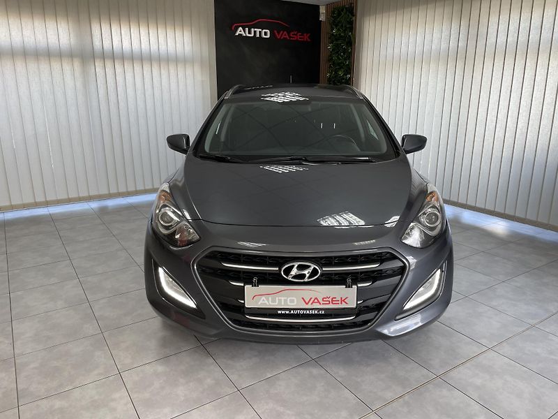 Hyundai i30 1.6 i 88kW ČR 1.MAJ.REZERVACE  - fotka 5 z 23
