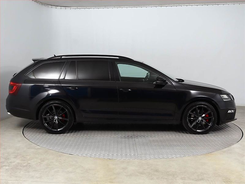 Škoda Octavia (2018) RS 2.0 TDI 4x4 DSG, 4X4 - fotka 6 z 24