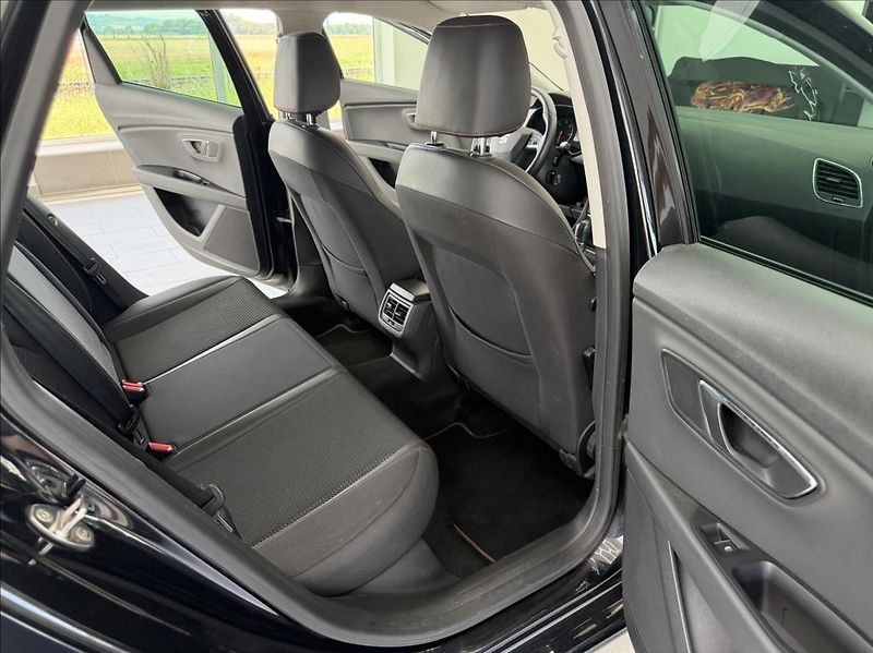 Seat Leon 2,0 TDi, FR-Line, DSG, Navi - fotka 29 z 34