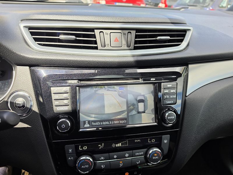 Nissan Qashqai 1.2 T Panorama  - fotka 14 z 16