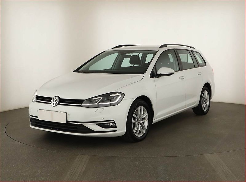 Volkswagen Golf (2020) 2.0 TDI, Automat, Serv.kniha - fotka 2 z 16