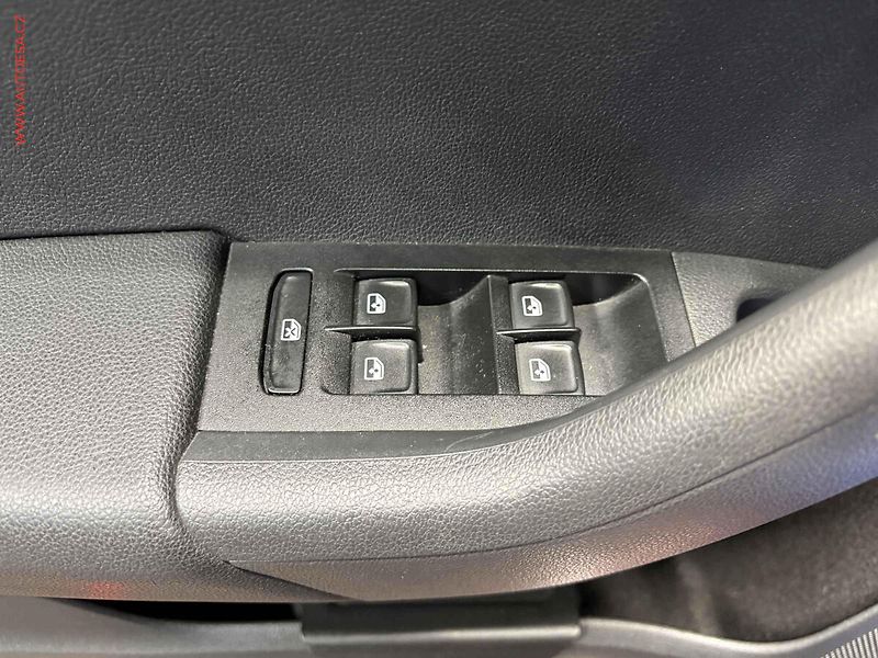 Škoda Octavia (2016) 2.0 TDi, ČR, RS, bixen, panor - fotka 12 z 19