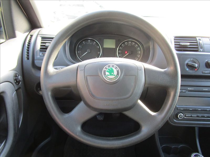 Škoda Roomster 1.4i 16V Ambition, Klima, 2. m - fotka 8 z 36
