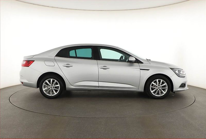 Renault Mégane (2017) 1.5 dCi, Tempomat - fotka 6 z 17