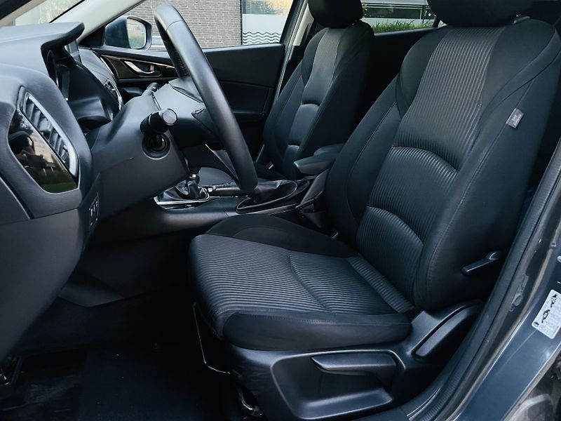 Mazda 3 2.0i MAN VÝHŘEV SENZORY HEADUP - fotka 24 z 41