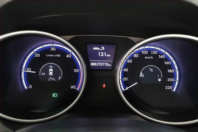 Hyundai ix35 (2012) 1.7 CRDi, nová STK, Tažné - fotka 8 z 14