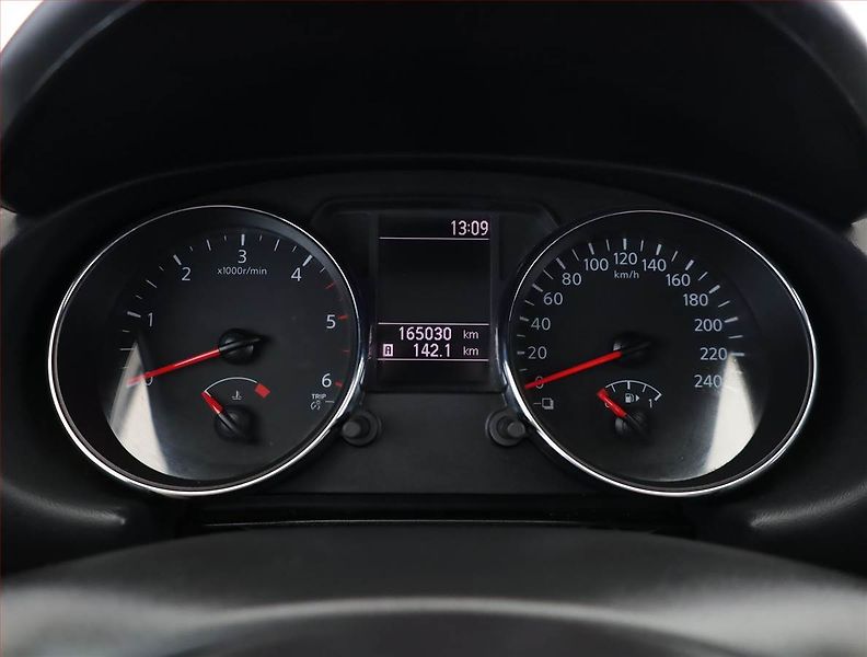 Nissan Qashqai (2013) 1.5 dCi, Tempomat - fotka 9 z 14
