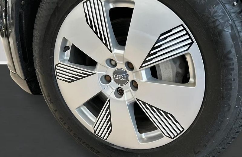 Audi Q8 e-tron SB 50 Q Kamera Vzduch Matrix - fotka 8 z 22